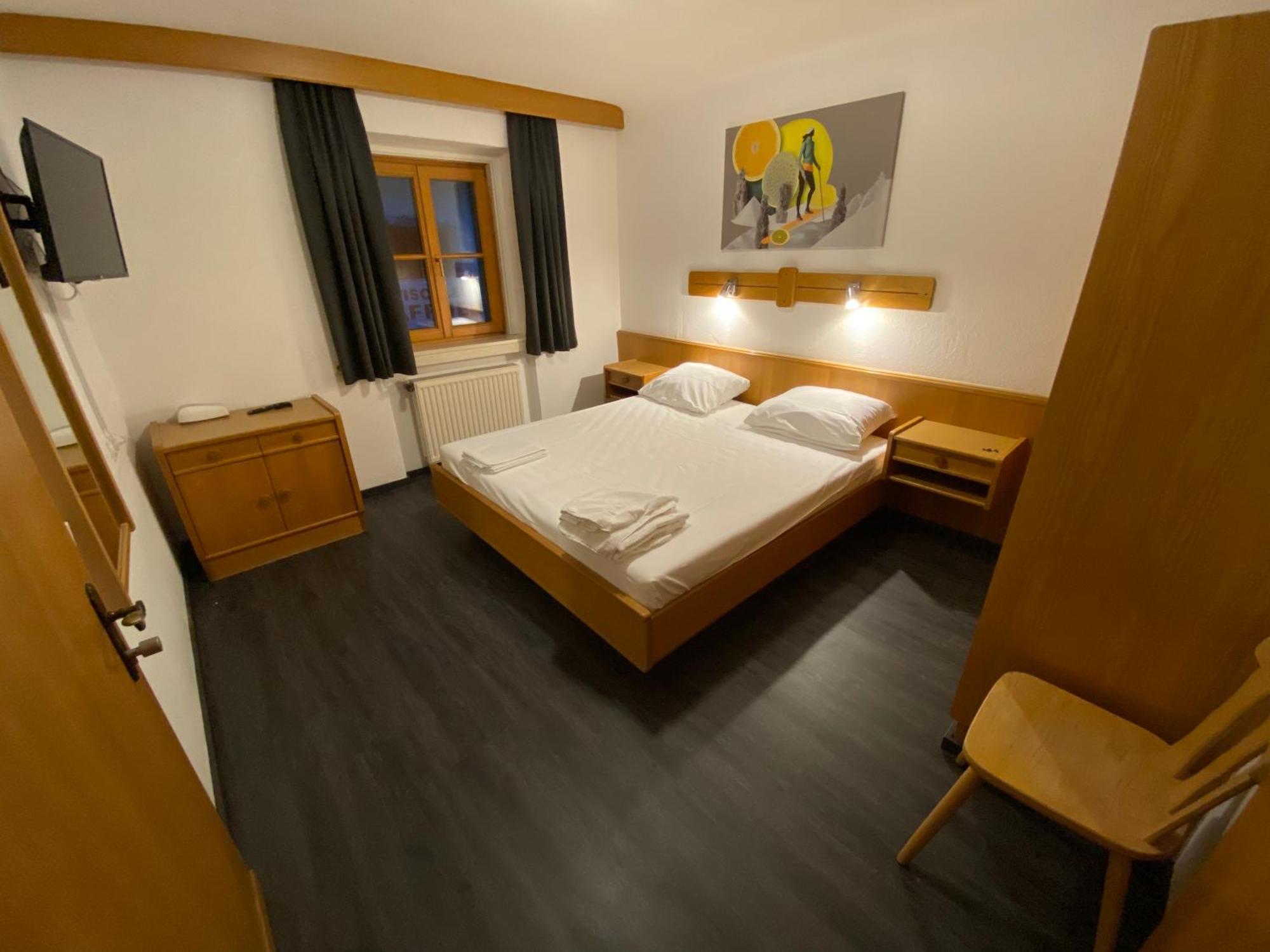 Twenty Seven City Hotel เซลล์อัมเซ ภายนอก รูปภาพ